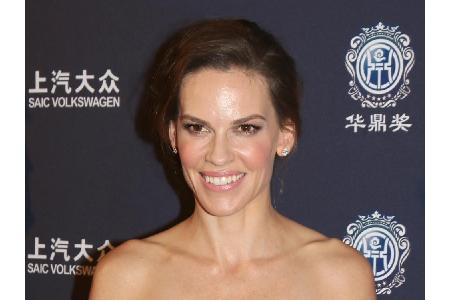 Oscar-Gewinnerin Hilary Swank (43) tat alles für ihre Filmkarriere. Mit 16 brach sie die Schule ab und machte einiges durch....