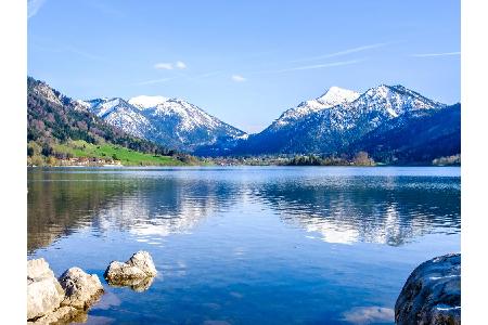 Wer mag sich bei Anblick dieser Kulisse nicht gerne in den Wettkampf stürzen? Wie auch am Schluchsee finde der Dreikampf im,...