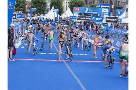 Der Hamburg Triathlon ist der größte Tria der Welt: Über 10.000 Sportler gehen hier an den Start. Zur Auswahl stehen vor der...