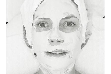 Mit 44 Jahren sieht Model Heidi Klum immer noch umwerfend aus. Die feuchtigkeitsspendenden Gesichtsmasken sind an ihrer make...