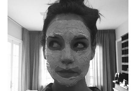 Schauspielerin Katie Holmes (38) macht kein Geheimnis daraus, wie sie ihre Sonntagmorgen verbringt: 