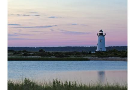 Wahrzeichen der Insel ist der Leuchtturm der Hauptstadt Edgartown. Das Original wurde 1828 gut 200 Meter vor der Küste Viney...