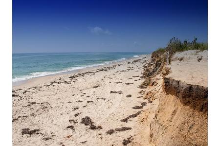 Natürlich eignen sich die Küstenstreifen auch hervorragend für ausgedehnte Strandspaziergänge...