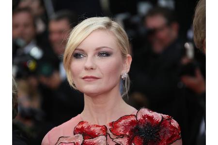 Kirsten Dunst (35) ist zwar in New Jersey geboren, ihr Vater ist aber gebürtiger Deutscher. Sie selbst wurde 2011 sogar deut...