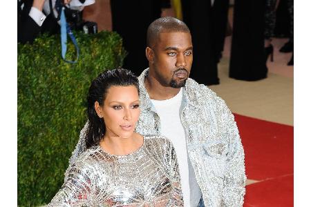 Tochter North West und Sohn Saint West sollen noch ein Geschwisterchen bekommen. Aus gesundheitlichen Gründen kann Kim Karda...