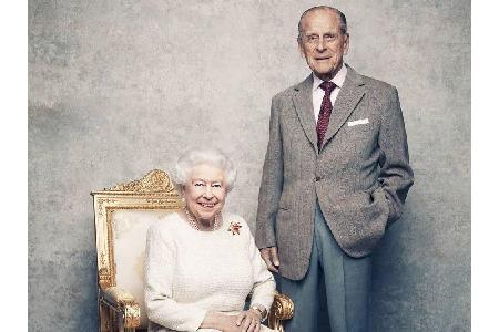 Beiden Paaren in jedem Fall ein Vorbild sein dürften Queen Elizabeth II. (91) und Prinz Philip (96), die am 14. November 201...
