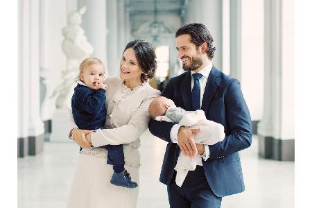 Am schwedischen Königshof regierte der übliche Kindersegen. Prinzessin Sofia (33) und Prinz Carl Philip (38) bekamen Ende Au...