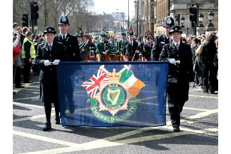In der Hauptstadt London hält man sich hingegen an das richtige Datum für die Parade. Am 17. März verwandelt sich die Innens...