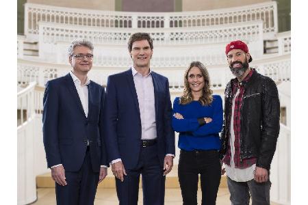 Carsten Maschmeyer (2.v.l.) sucht gemeinsam mit seinem Team in der Sat.1-Show 