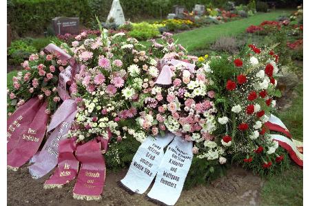 12 Bischoff grab.jpg