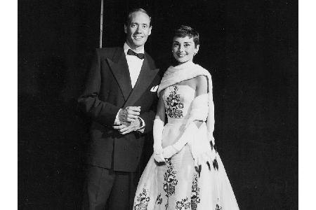 1954 lernte Audrey Hepburn außerdem ihren ersten Ehemann Mel Ferrer bei den Theaterproben zu 