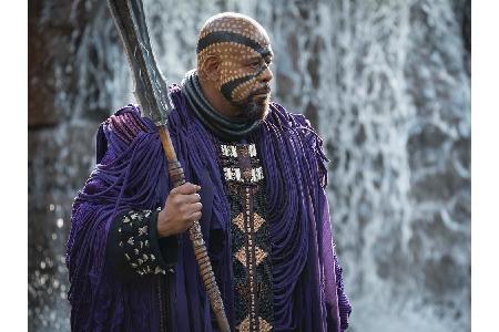 Zuri (Forest Whitaker, 56) ist der spirituelle Anführer Wakandas und für das Kraut verantwortlich, das Black Panther seine a...