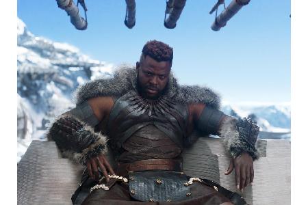 M'Baku (Winston Duke, 31) ist Anführer der Jabari. Der Stamm verzichtet auf Vibranium - dennoch erhebt er Anspruch auf den T...