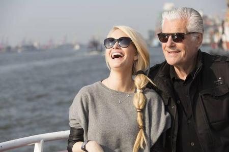 ...zu hoffen, dass beide nach ihrer schweren Trennung wieder ihr altes Lachen finden werden - denn kaum etwas macht einen Me...