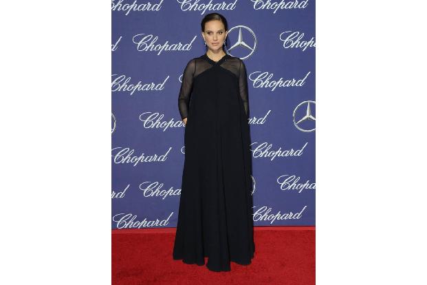 ...mehr lange wird der zweite Nachwuchs bei Natalie Portman wohl auf sich warten lassen. Sie hüllte sich und ihre Babykugel ...