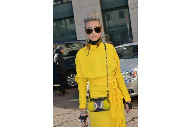 ...Fashionistas wie Esther Quek. Denn ohne solche Menschen ist es einfach keine echte Fashion Week, auch in Mailand nicht! W...