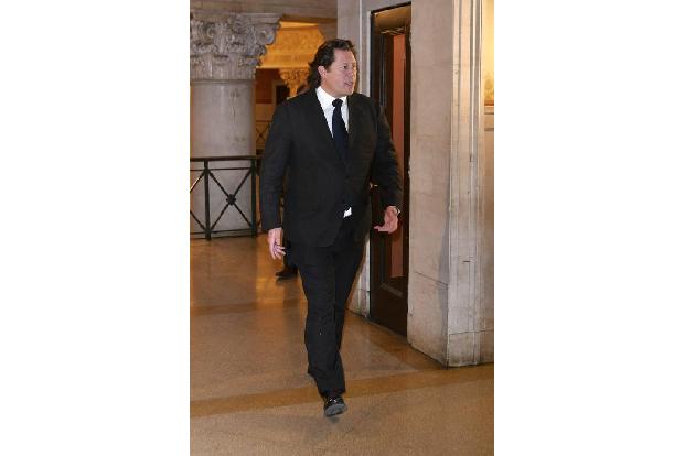 ...ging schnellen und bestimmten Schrittes in Richtung Verhandlungssaal. Nach nun mehr zwei Jahren Streit vor Gericht ein si...