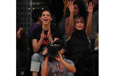 Es gibt ganz verschiedene Typen von Basketballfans: Da ist zum Beispiel der echte Anhänger, der jeden Punkt für seine Mannsc...