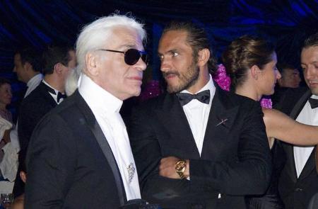 ...ein anderer. Karl Lagerfeld und Brad Kroenig kennen sich schon Jahre, deswegen wurde der deutsche Ausnahmedesigner einfac...