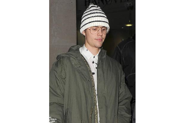 ...auch Männern keinen Halt, sodass Justin Bieber auch wieder einmal sein spezielles Gespür für Trends zeigen kann. Muss ein...