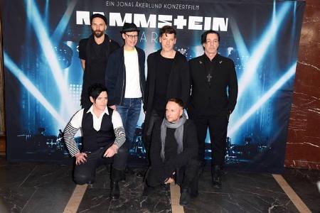 98 Minuten lang können sich Fans ab dem 23. März in ausgewählten Kinos ihre Helden von Rammstein anschauen - vorab durften d...