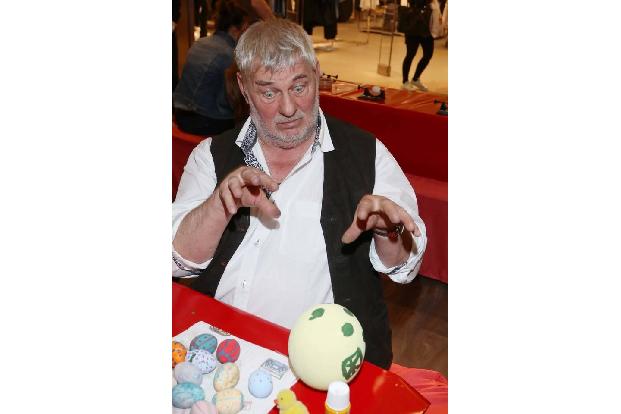 ...Spaß an der Freude, wie es durch den Schauspieler vielleicht zu Anfang wirken sollte, das Ganze kommt seiner Charity-Orga...