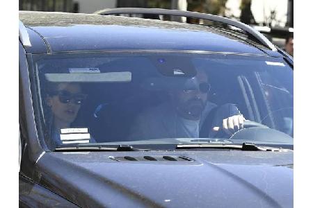 ...ohne Rosenkrieg, ohne schmutzige Wäsche? Scheint so - immerhin fuhr das Expaar sogar gemeinsam in einem Auto zur Ostermes...