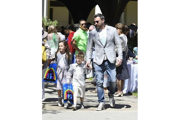 ...knapp zwei Jahre später scheint kein böses Blut bei Bennifer zu herrschen. Das freut die beiden, doch sicherlich am meist...