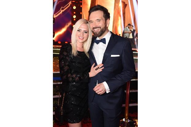 ...das verliebte Pärchen Sarah Knappik und Ingo Nommsen wirklich gesangliche Talente hat? Wie auch immer - die beiden waren...