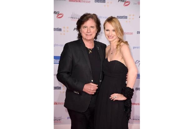 ...Schlagersänger Olaf Malolepski kam auch in Begleitung. Das war allerdings seine Tochter Pia Malo, die selbst in der Branc...