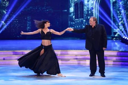 Zugegeben: Ganz so flott wie seine Tanzpartnerin Sara Di Vairo wirbelte Gérard Depardieu bei 'Dancing With The Stars Italia'...