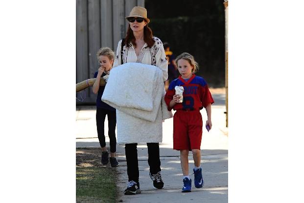 ...künstlicher Befruchtung konnte sich Schauspielerin Marcia Cross kurz vor ihrem 45. Geburtstag noch mal über Zwillingsmädc...