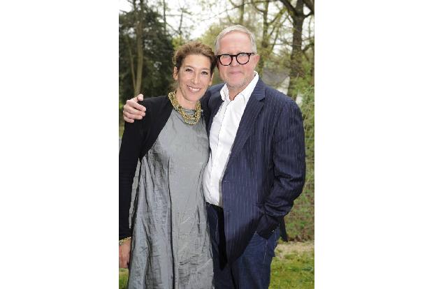 ...etwa 5.000 Euro weniger muss sich die Wienerin Ermittlerin Adele Neuhauser zufrieden geben. Immerhin: Ihr Kollege Harald ...