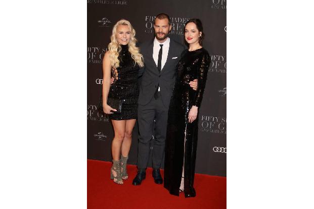 ...ließen sich Jamie und Dakota mit dieser jungen Damen ablichten. Kennen Sie nicht? Nun, das ist Dagi Bee, eine von Deutsch...
