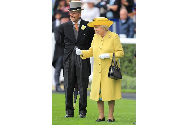 ...so schick, wie er immer neben der Queen wirkte, ist nur Prinz Philip. Und wer wird dann etwas Schwung in manch steife Ver...
