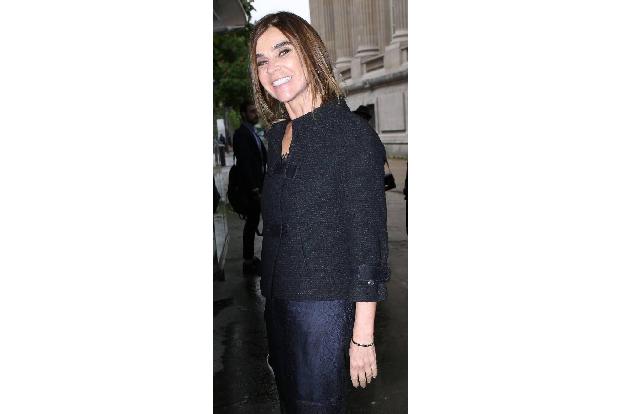 ...sehr enge Freundschaft verbindet auch Carine Roitfeld, einstige Chefredakteurin der französischen 'Vogue', und Lagerfeld....
