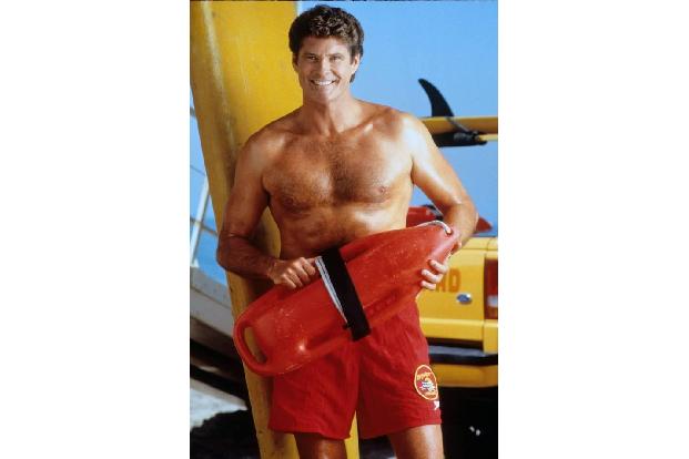 ...hätte der einstige 'Baywatch'-Star endlich wieder zur alten Form zurückgefunden. In den 80ern avancierte er durch die Rol...