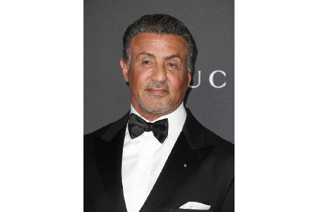...Sylvester Stallone vor einiger Zeit mit dieser Leidenschaft aufhören hätte sollen. Aber zum Glück sind ja Geschmäcker ver...