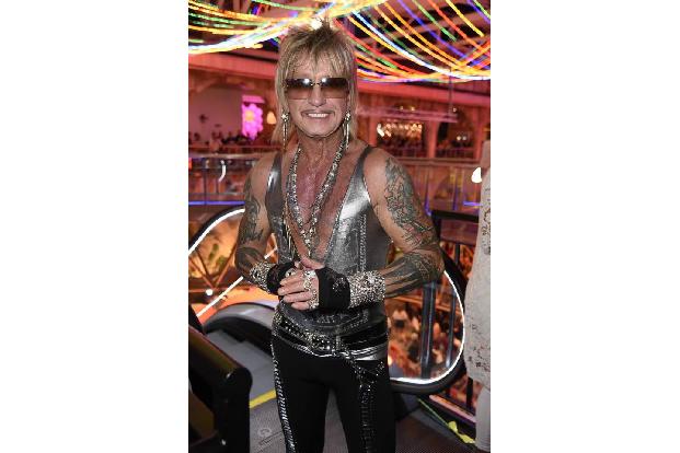 ...von Bert Wollersheim Konkurrenz bekam. Nur die Farbe des Badeanzugs hat nicht ganz gepasst, sonst wäre sein Auftritt im M...