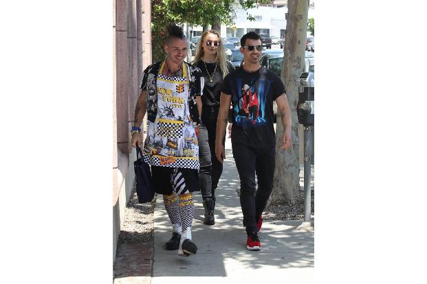 ...aber auch ganz artig sein können. Denn nach dem großen Fotografen-Spaß gingen sie friedlich ihres Weges. Mal sehen, was C...