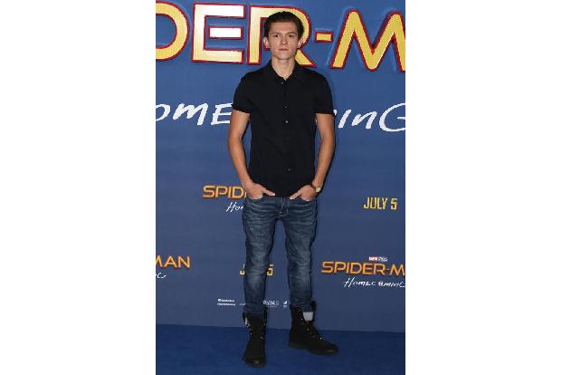 Der neue Spider-Man heißt also Tom Holland und ist wie immer in diesem Franchise ein echtes Milchbubi. Der gerade mal 21-Jäh...