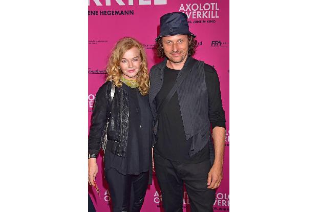 ...Arly Jover, Mavie Hörbiger, Laura Tonke, Julius Feldmeier, Hans Löw, Christopher Roth und Bernhard Schütz in dem neuen Fi...