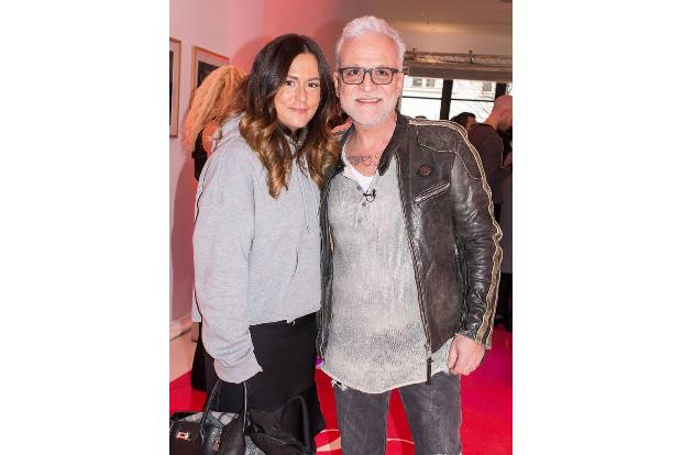 ...sonst wird die Ehe von Nino und Larissa immer wieder belastet. Ende Februar 2016 war der Schlagerstar in Hamburg von der ...