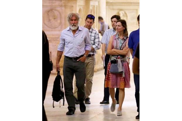 ...liegt zwischen den zweien, doch es scheint noch immer zu funktionieren. Calista blieb sogar bei Harrison, obwohl er aussa...