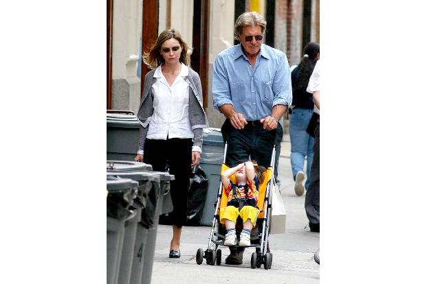 ...er zu diesem Zeitpunkt bereits vier erwachsene Kinder aus seinen zwei vorherigen Ehen hatte. Für Liam ist Harrison wie se...