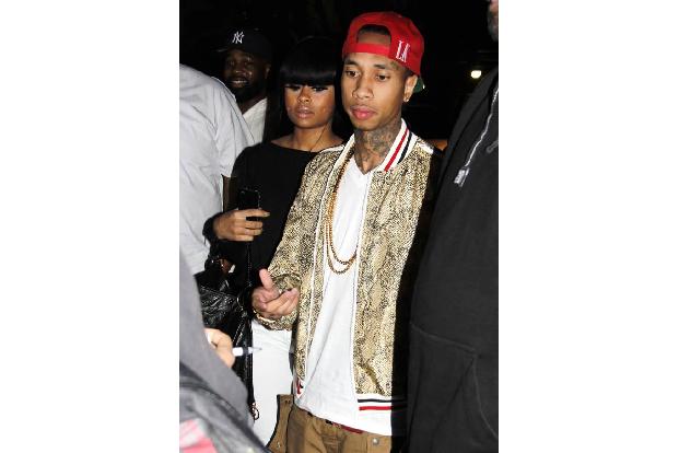 ...war nämlich einst mit Tyga liiert, hat mit dem Rapper ein gemeinsames Kind namens King Cairo. Kann sie ja, jeder hat sein...