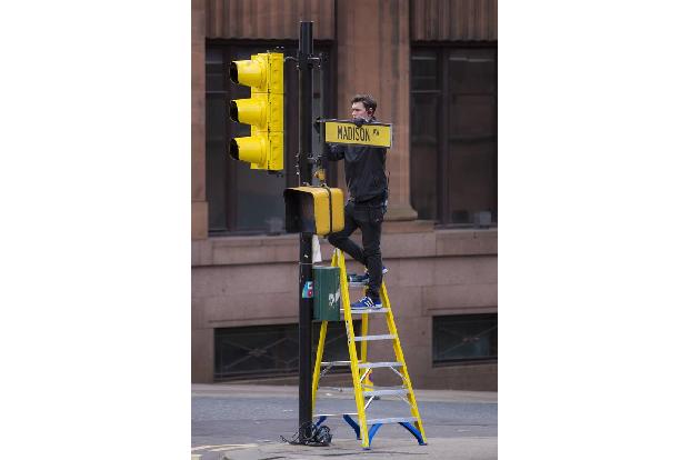 ...die gesamte Crew in Großbritannien, genauer gesagt in Glasgow, das einfach mit ein paar Tricks in New York aus dem Jahr 1...