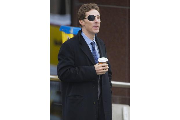 ...bekommt auch irgendwann im Laufe der Handlung eine Augenklappe verpasst. Als wäre die schon nicht genug der körperlichen ...