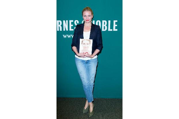 ...Kollegin Cameron Diaz gibt in ihrem Werk 'The Longevity Book: The Science of Aging, the Biology of Strength, and the Priv...