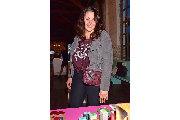 ...einer Party, die sich mit Vibratoren und Co. beschäftigt, darf eine Sexpertin natürlich nicht fehlen. Diese Rolle erfüllt...